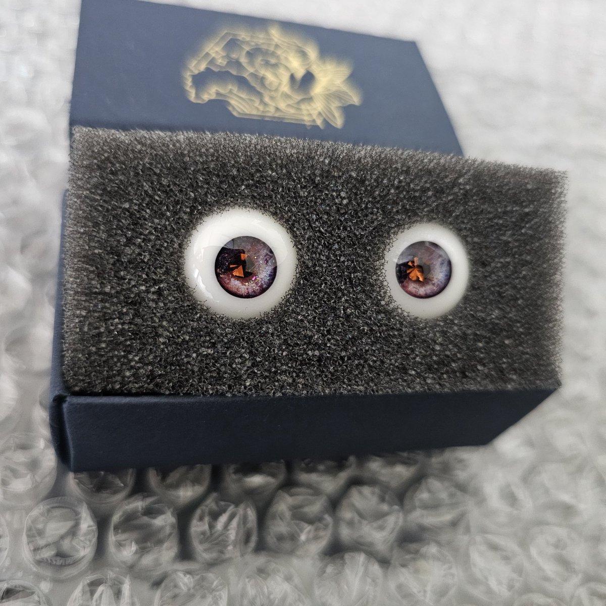 <a href="/cosmic_fishbowl/">우주어항</a> 
알티이벤트로 받은 너무나 예쁜안구👀✨️✨️
우주라인에서 시리우스컬러를 선택했는데!!
너무 이뻐요🌌
정말 우주속 반짝이는 별을 보는 느낌🌟
예쁜안구 정말 감사합니다
소중하게 간직하고 이뿌게 활용할께요😉