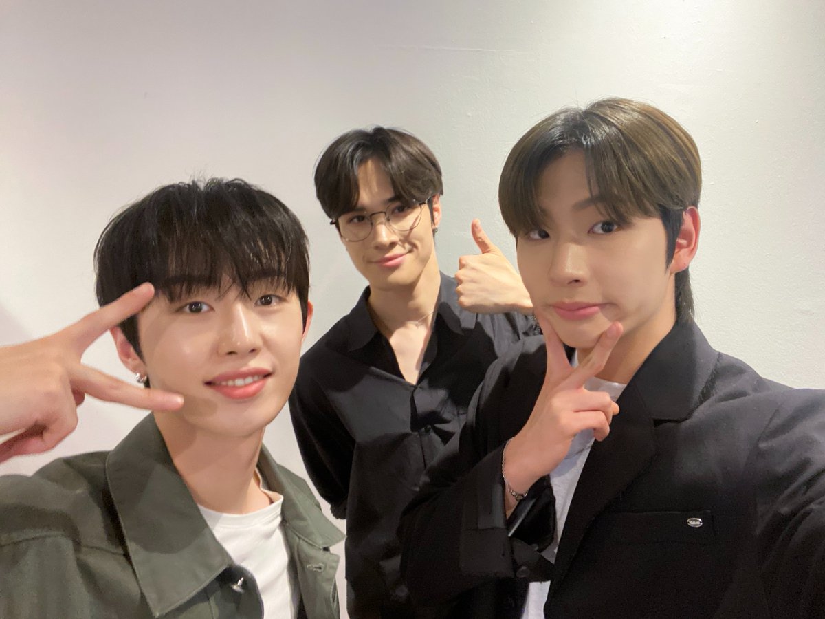 BDU4official's tweet image. [🔔]

잠시 후 오후 9시 (KST),
SBS #골때리는그녀들 에 B.D.U #빛새온 #제이창 #김민서 가 출연합니다 !
많은 시청 부탁드립니다 🖤

#BDU #비디유