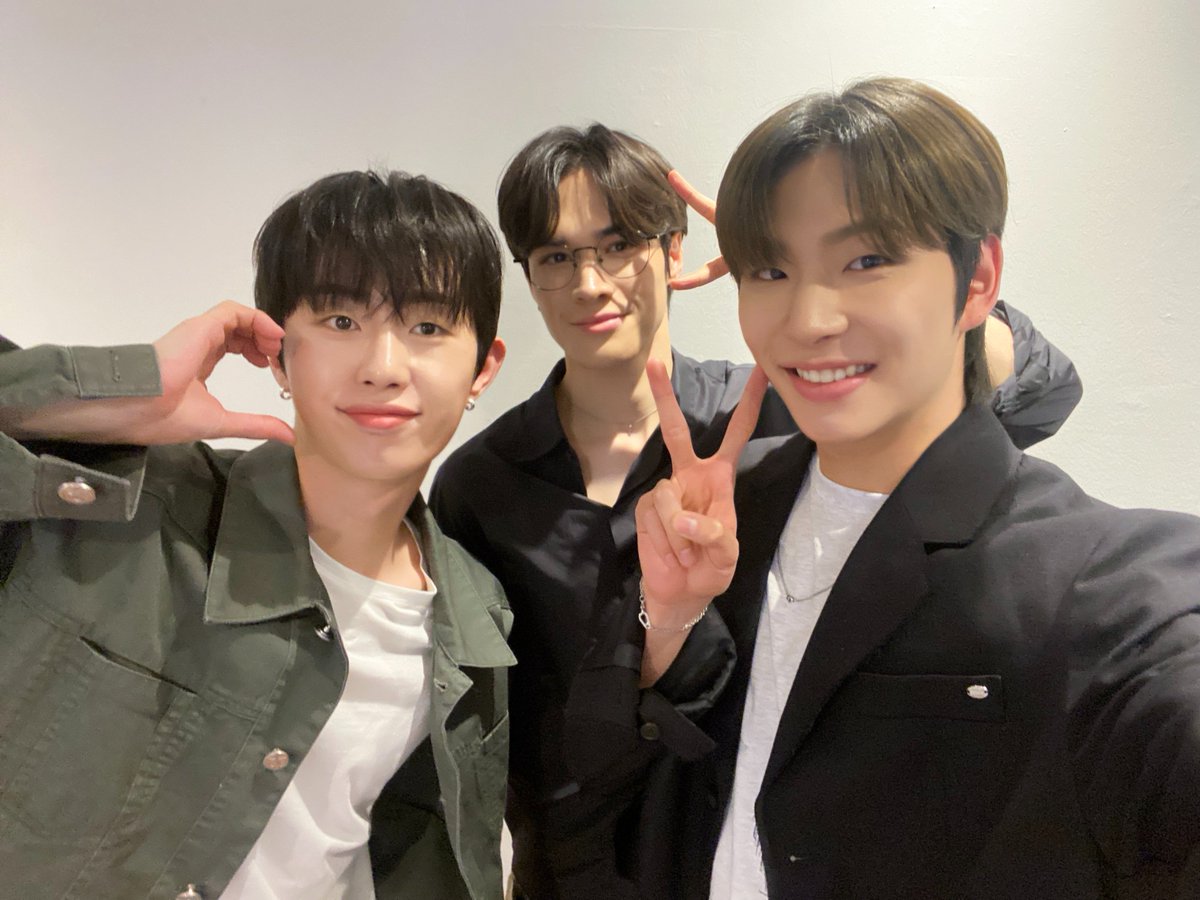 BDU4official's tweet image. [🔔]

잠시 후 오후 9시 (KST),
SBS #골때리는그녀들 에 B.D.U #빛새온 #제이창 #김민서 가 출연합니다 !
많은 시청 부탁드립니다 🖤

#BDU #비디유