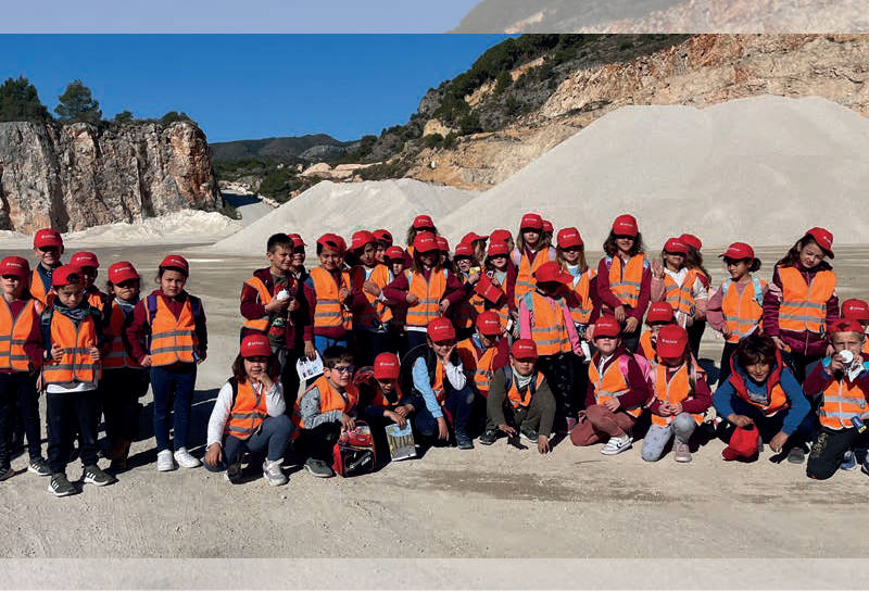 RocasyMinerales's tweet photo. Día de los árboles, los áridos y la biodiversidad: compromiso y acción
#daab @ANEFAridos  #aridos #arboles #biodiversidad
https://t.co/7qHINUbdmx https://t.co/4VzeOQyBgo