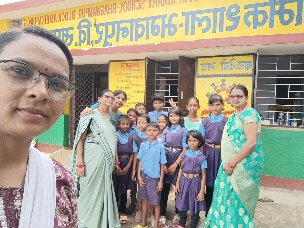 Pramilakush82's tweet photo. @RmsaSurguja 
#SelfiWithMySchoolSurguja https://t.co/W2j90yQWw0