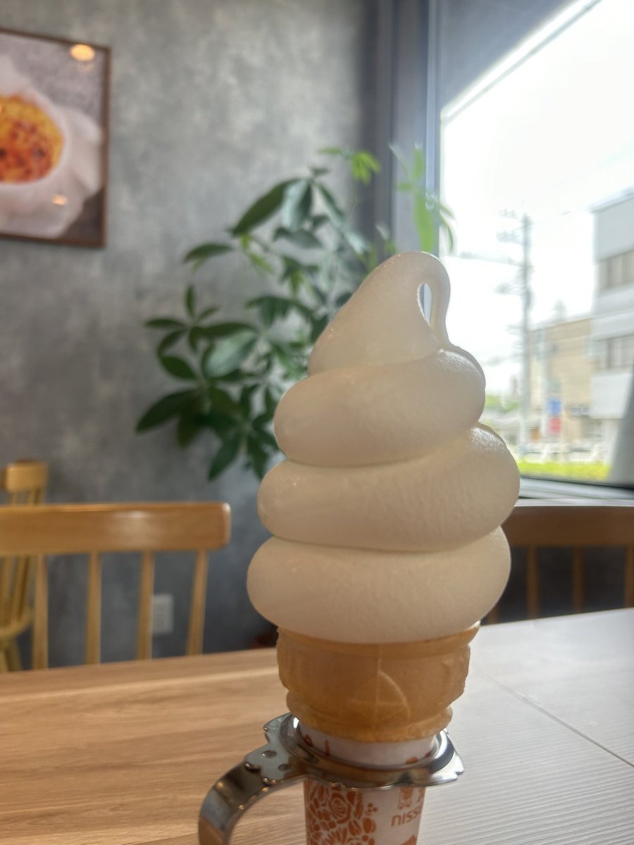 yukitty216415's tweet photo. チーズソフト🍦

#withcheese
#チーズスイーツ工房 https://t.co/erioT3m7TS