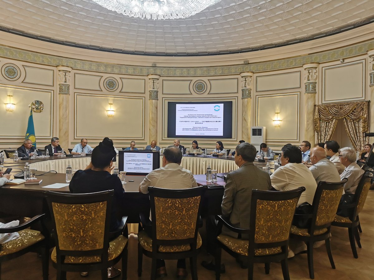 ssabirov's tweet image. Сегодня на презентации книги Си Цзиньпин о внешней политике. Очень много экспертов, СМИ.