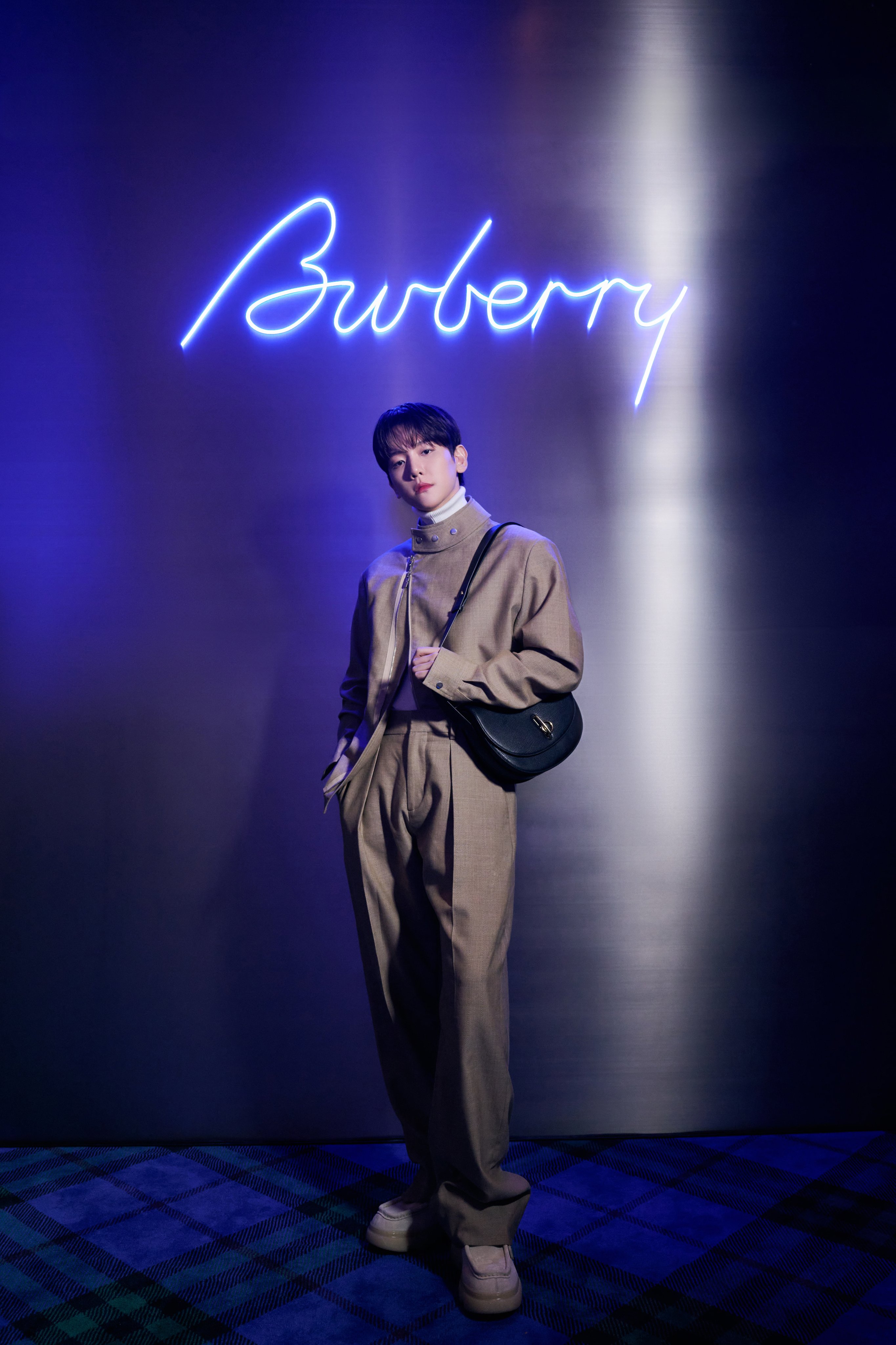 GQ-g4YRbwAAXC3g.jpg:orig