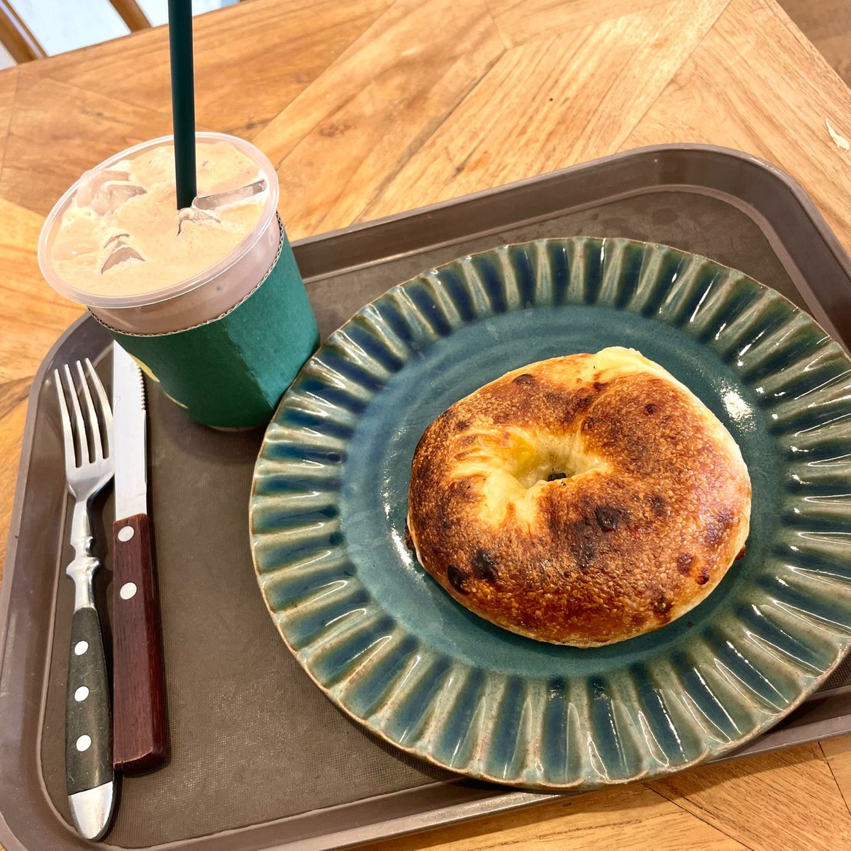 이 세상 빛 다 흡수하는 중..◼◼

#오준석 #ATBO #덥다더워 #검정옷입지마 #베이글