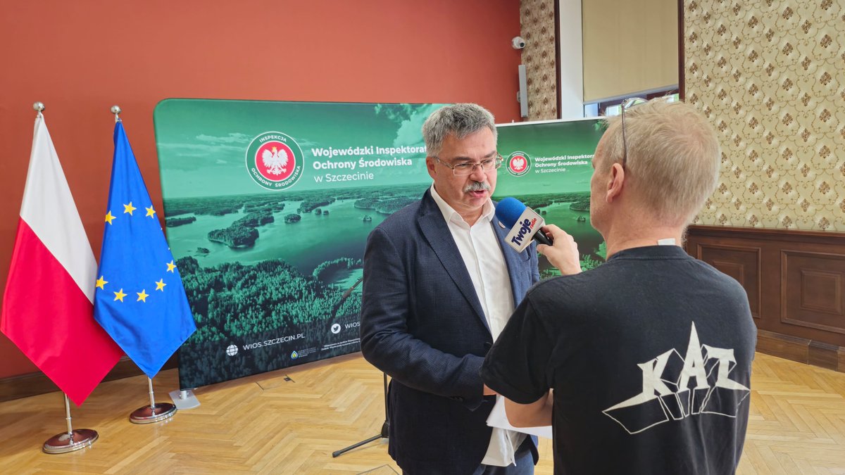 WIOS_Szczecin's tweet photo. Ruszył nasz najnowszy projekt edukacyjny o czym poinformował podczas briefingu szef #WIOS w #Szczecin dr inż. S.Konieczny.
Dzięki środkom z @WFOSiGWSzczecin przeprowadzimy 8 warsztatów dla służb mundurowych oraz konkurs ekologiczny dla młodzieży.
Więcej https://t.co/chKD7NX8Qz https://t.co/8QPIsmTY9q