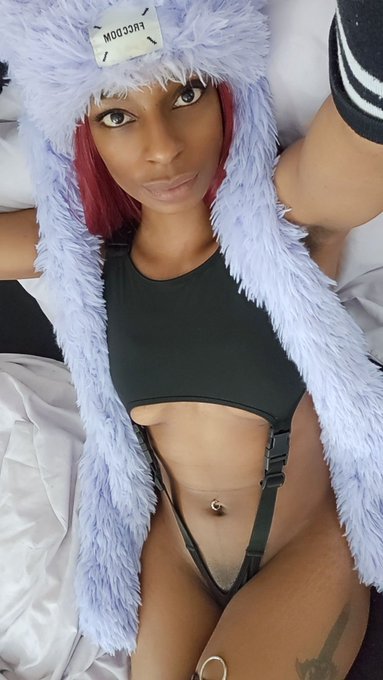 Goodmorning findom, I slept like a baby. Now I want a good boy to pay for my coffee and breakfast 😘  Findomnl