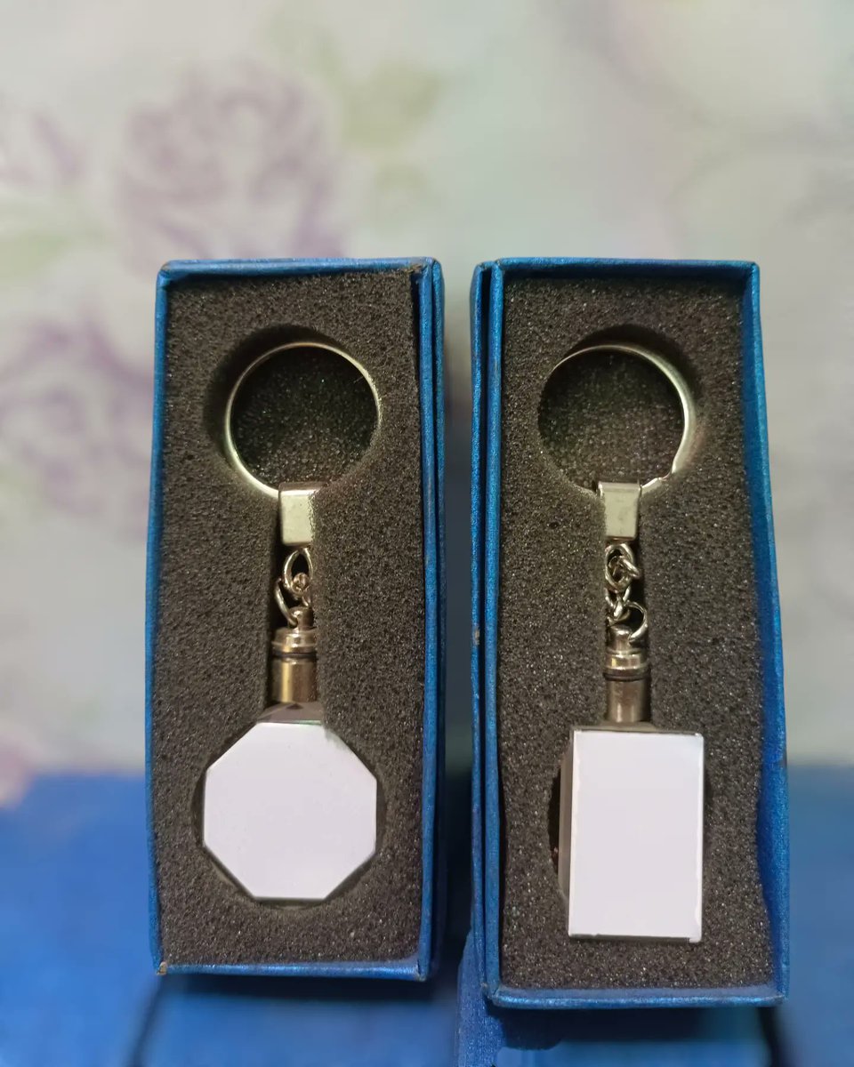MannatGiftTown's tweet image. Shine bright with our unique LED Photo keychains! Customize yours today. #LEDKeychain #CustomGifts 

Order Now :- @MannatGiftTown +91 8369459285