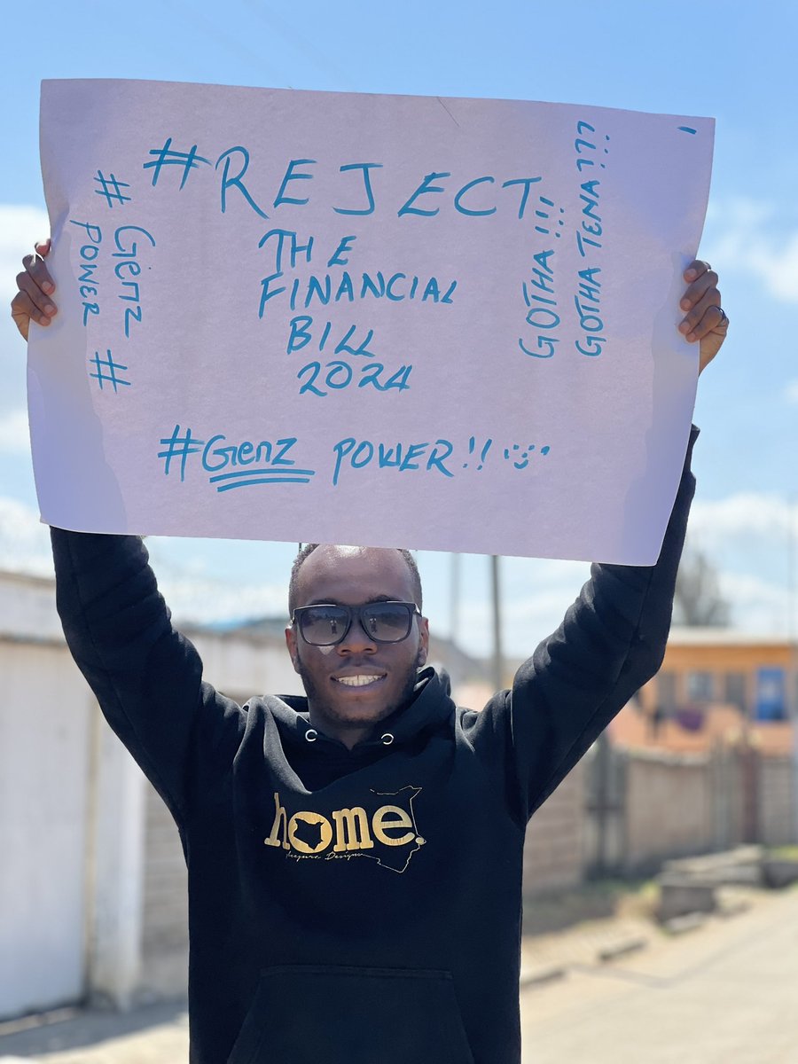 morrisgona's tweet photo. When he is not Flying he is lying🚮🇰🇪💪🏾💔
#RejectFainaceBill2024 #REJECTFİNANCEBILL2024 #RejectOvertaxation #RejectThatShit #GodMorningWednesday #RejectFinanceBiol2024 https://t.co/LfUHQq8ikz