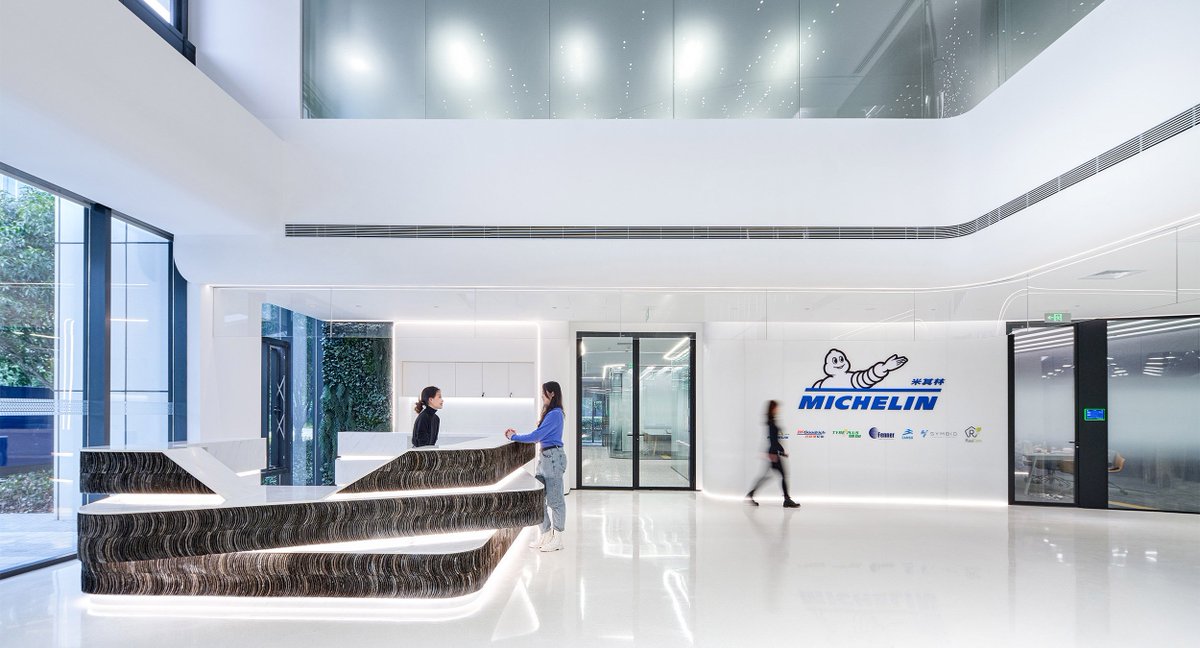 mmoserassociate's tweet image. Creating an immersive brand journey – discover how we supported innovation for @Michelin in Shanghai: hubs.la/Q02Dm5Zz0
#InteriorDesign #BrandExperience #FlexibleDesign