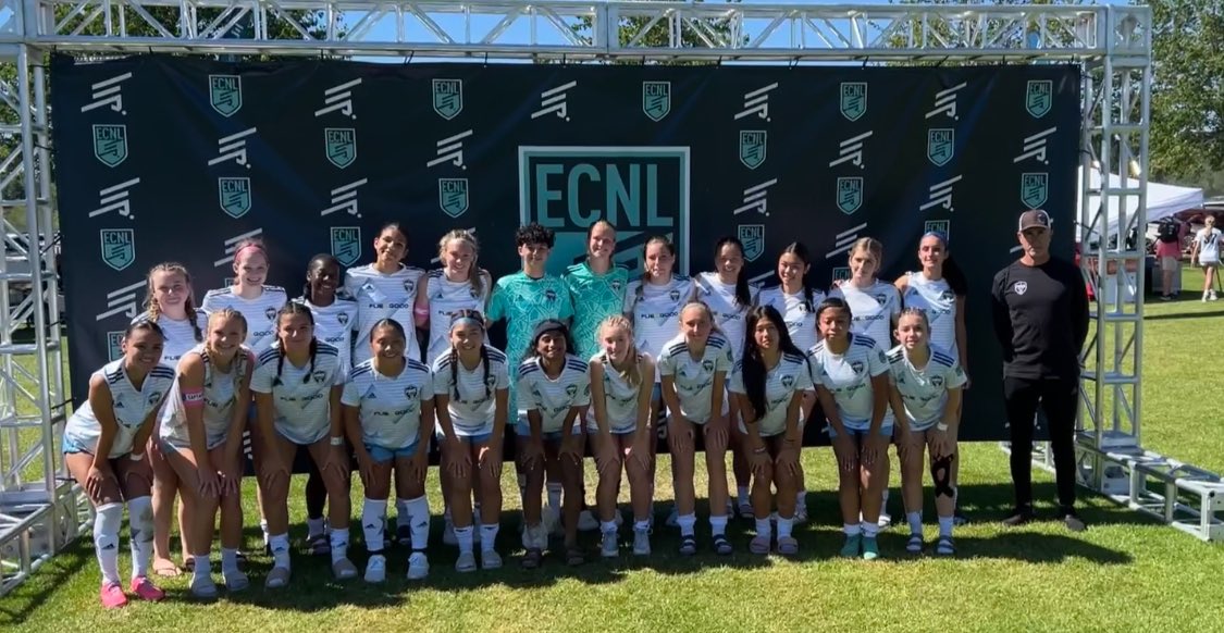 sahsoc12's tweet photo. Winners of our tough group, and on to the Round of 16! 

Thu 10AM Field 3 vs Michigan Hawks

Go Force !!!

@ImCollegeSoccer @DeAnzaForce @TopDrawerSoccer @TheSoccerWire @ECNLgirls @PrepSoccer https://t.co/0IIVI0UTOq