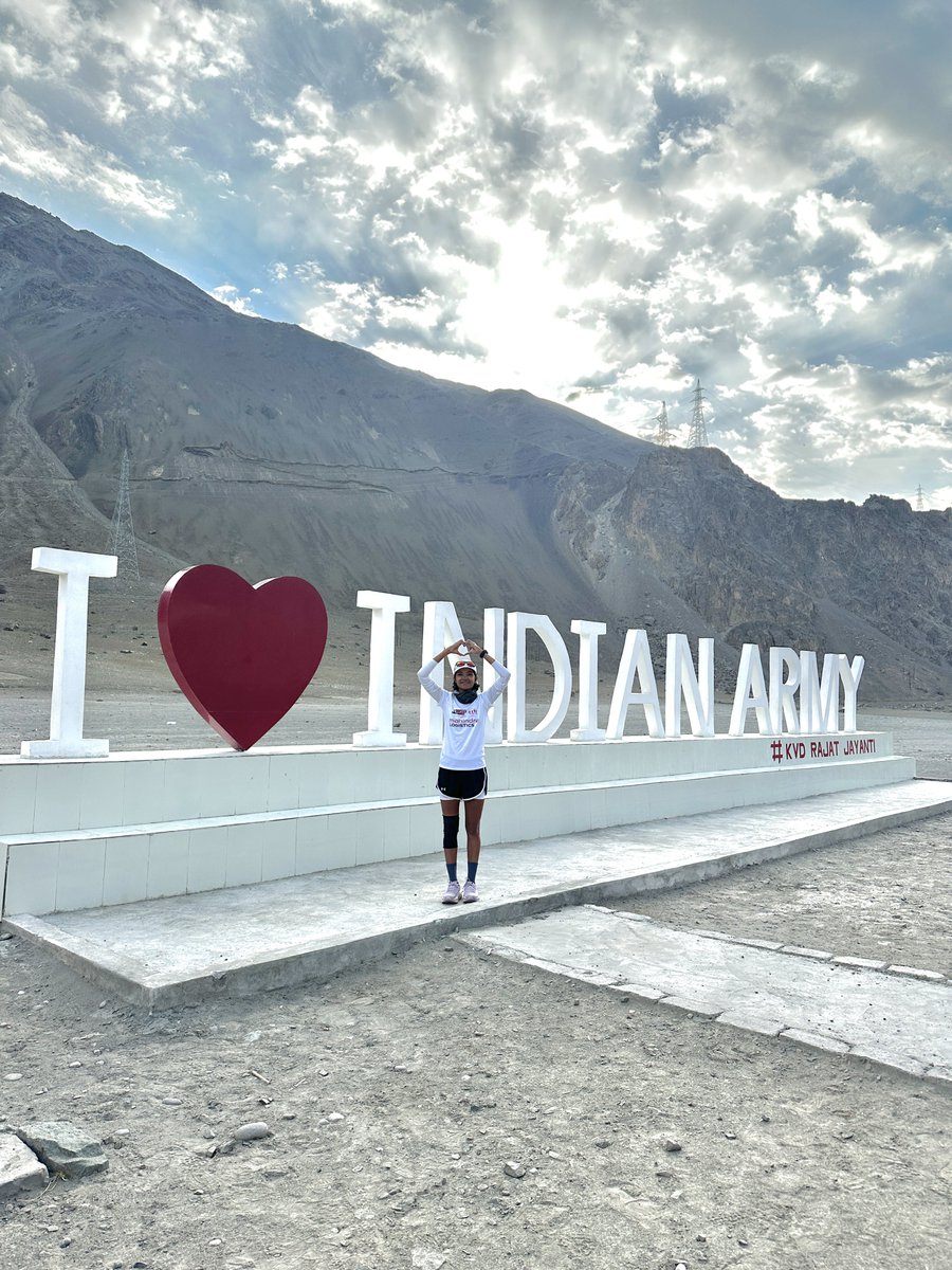 sufirunner's tweet photo. Day 6 start point at Khaltsi 🇮🇳🏃🏻♀️⚡
#25YearsofKargilVijay #KVDRajatJayanti #TributeRun #GalwantoKargil
@adgpi
@NorthernComd_IA
@firefurycorps
@Mahindralog_MLL https://t.co/PkIu2I1Dgj