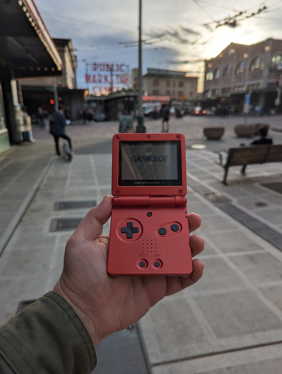 emblastoons's tweet image. I love handhelds idk 😌