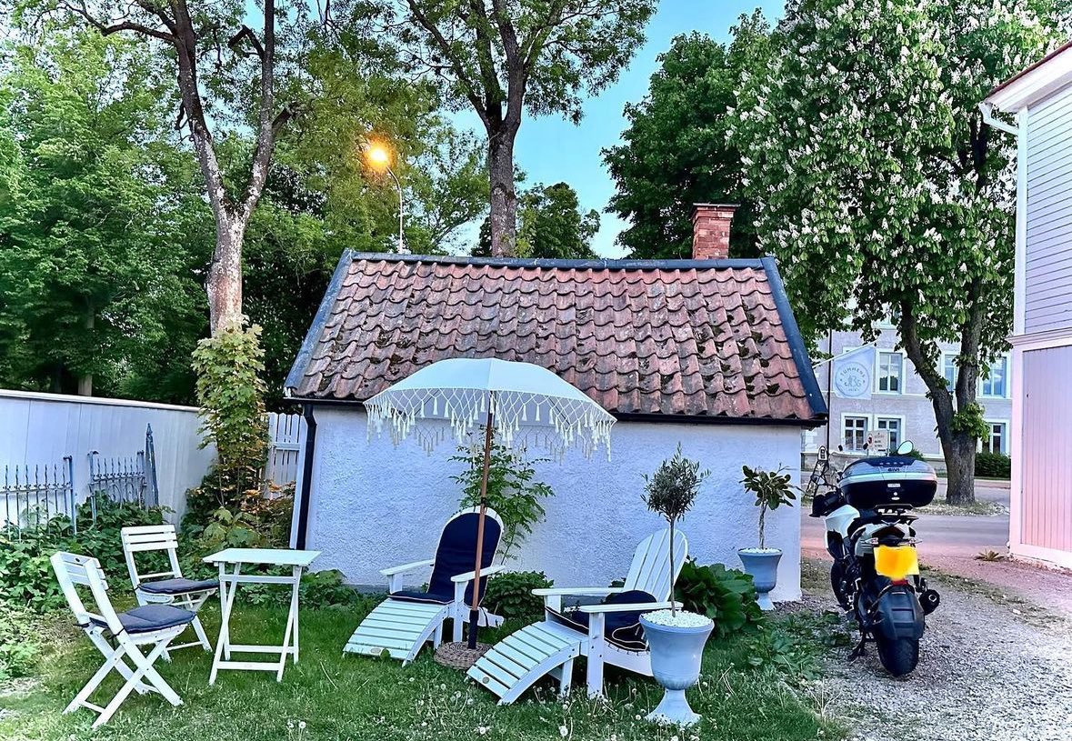 FrankPalm217841's tweet image. Come and visit Sweden’s smallest and cosiest B&amp;amp;B in beautiful Vadstena ❤️