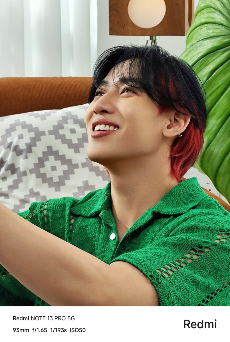 Let's guess what BamBam is holding 👀

Shot by Redmi Note 13 Pro 5G

Check it out now: s.mi.com/tdW14AW0

#RedmiNote13SeriesxBamBam
#RedmiNote13Pro5G
#EveryShotIconic