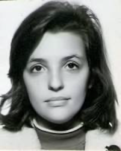 ANPIRomaPosti's tweet photo. “I giorni qui dentro sono giovinezza perduta, sono cuori ardenti e piangono malinconia. Soffrire senza motivo per difendere la verità, l'amore, la giustizia e il coraggio”.
#MariaAmarueLuque

Uccisa nel “#MasacreDePalomitas” il #6luglio 1976, dalla dittatura militare argentina. https://t.co/ST2k4gFw11