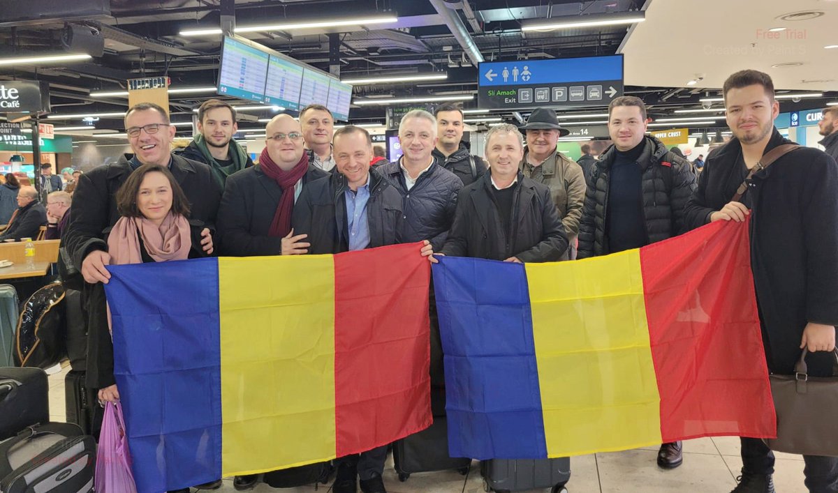 Re_patriot's tweet photo. 🇹🇩 Astăzi este o zi de mare importanță pentru poporul român. Sărbătorim Ziua Drapelul Național al României, simbol suprem al unității și identității românești! 

🇹🇩  La mulți ani, Drapel Tricolor! La mulți ani, români!

#Tricolor #ZiuaDrapelului #26iunie #RePatriot #Romania https://t.co/8SZWUMyAB8