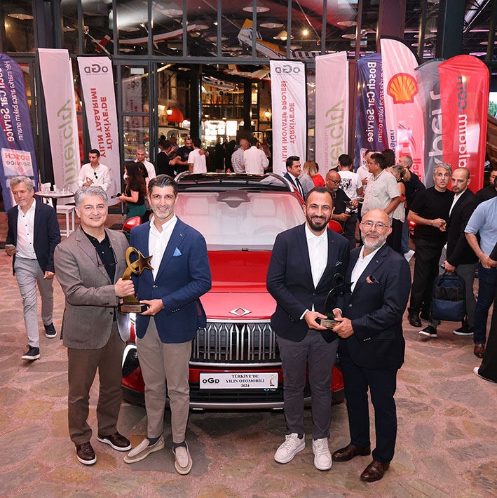 Togg T10X, "Türkiye'de Yılın Otomobili" seçildi
Otomotiv Gazetecileri Derneğince düzenlenen yarışmada Togg T10X, 2 bin 630 puan alarak, finale kalan 7 otomobil arasında birinci oldu.
Haberin ayrıntılarını eurobusinesslife.com adresindeki sitemizde okuyabilirsiniz <a href="/Togg2022/">Togg</a>