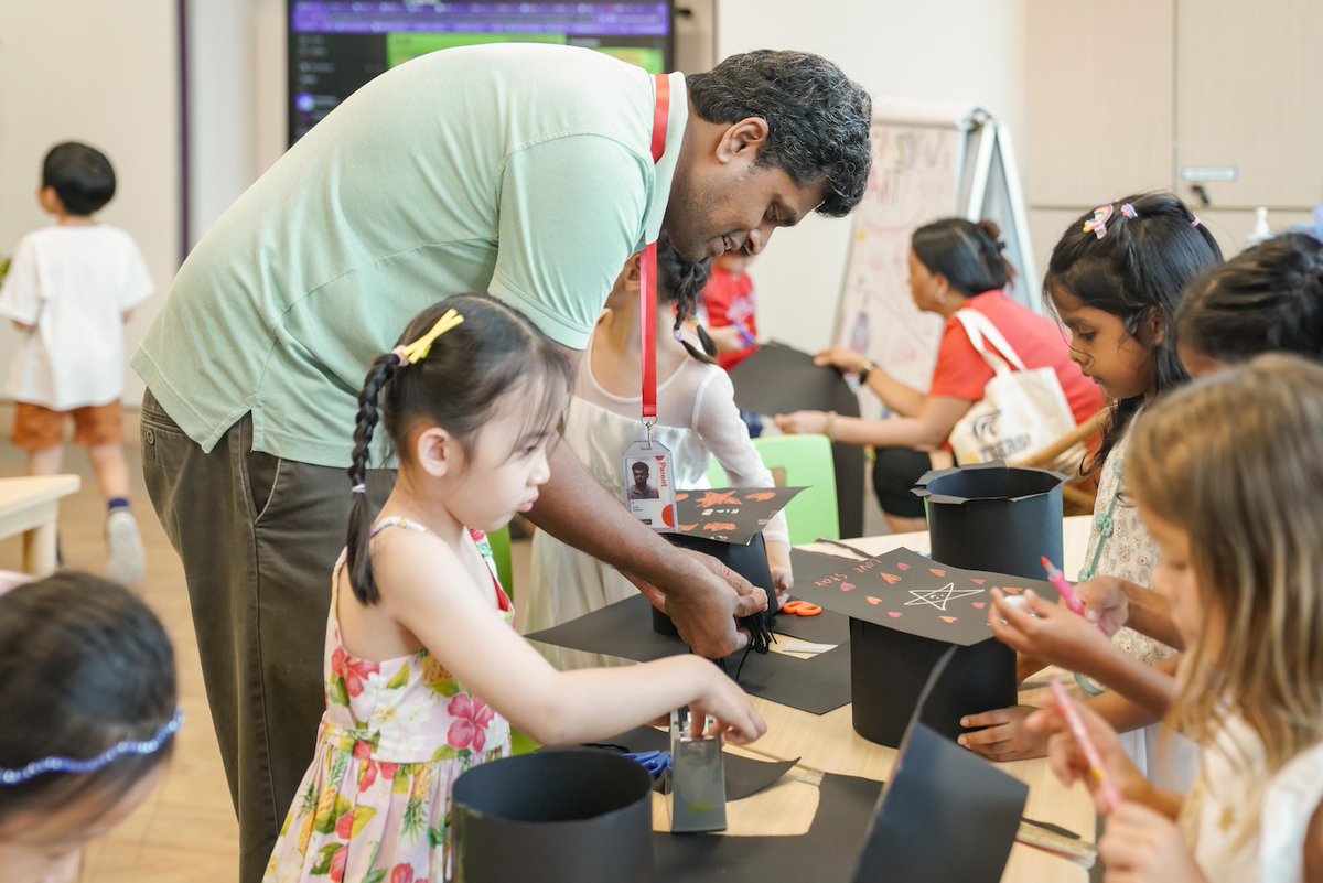SK teachers and parents threw our senior kindergarteners a fun end-of-year party to celebrate their incredible learning journey as they prepare to enter primary school in August.