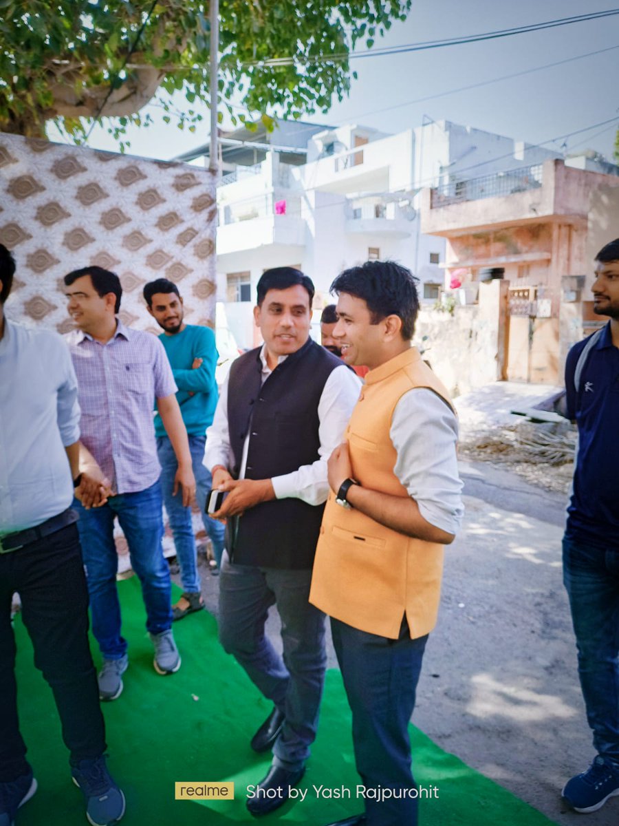 Kamlesh14221399's tweet image. @BJP4Rajasthan प्रदेश प्रवक्ता डॉक्टर जोगेन्द्र सिंह जी राजपुरोहित सिलोर को जन्म दिवस की हार्दिक शुभकामनाएं।।
भगवान आपको स्वस्थ जीवन और दीर्घ आयु प्रदान करें
@drjogendrsilore #gssjalore