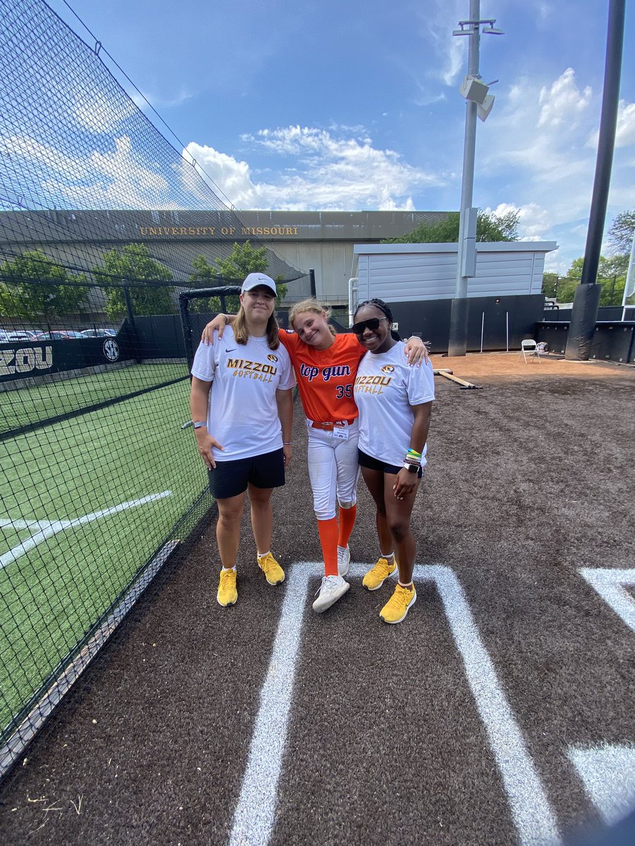 Noor Hacking (@noor_hacking) on Twitter photo I had an amazing time at the <a href="/MizzouSoftball/">Mizzou Softball</a> camp!! Thank you so much <a href="/coachMarino11/">Sara Marino</a> and <a href="/CoachLarissaA/">Larissa Anderson</a>!!!Can’t wait to go again soon!!! Go tigers 🐯
MIZ-ZOU I had an amazing time at the <a href="/MizzouSoftball/">Mizzou Softball</a> camp!! Thank you so much <a href="/coachMarino11/">Sara Marino</a> and <a href="/CoachLarissaA/">Larissa Anderson</a>!!!Can’t wait to go again soon!!! Go tigers 🐯
MIZ-ZOU