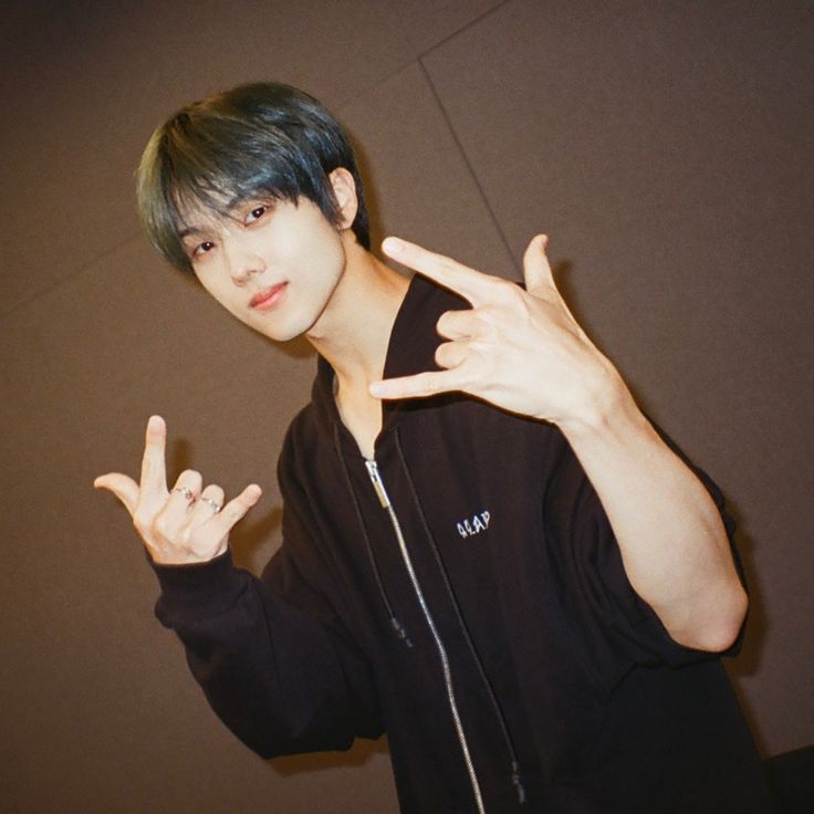 haxbits's tweet image. .