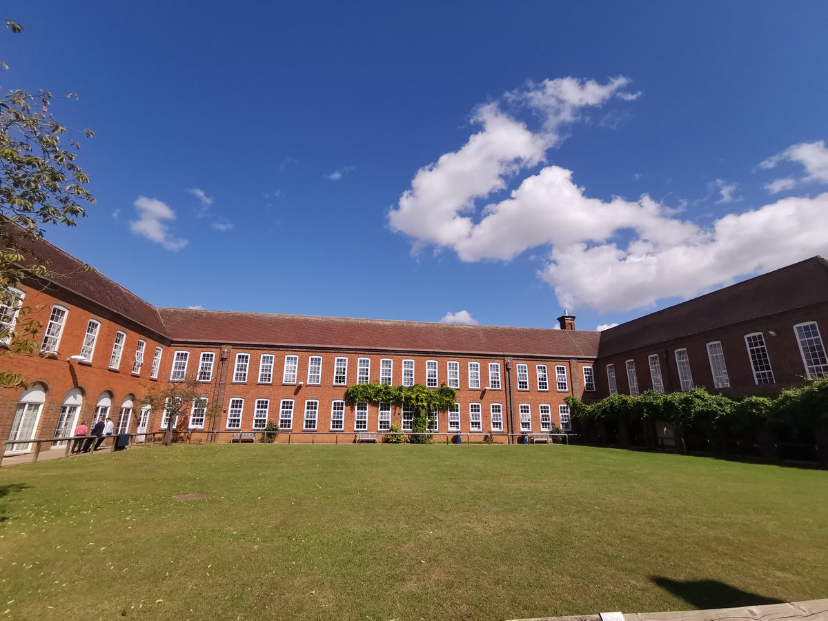 Now that summer is finally here, please encourage students to drink plenty of water and refill their water bottles (especially after they've been outside at lunchtime). Students should also apply sunscreen and take any hayfever medication they may need before school if necessary.