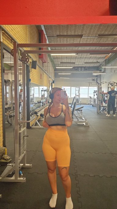 Quick gym pump before stream and arenas 😤 https://t.co/28yR73Gfoi