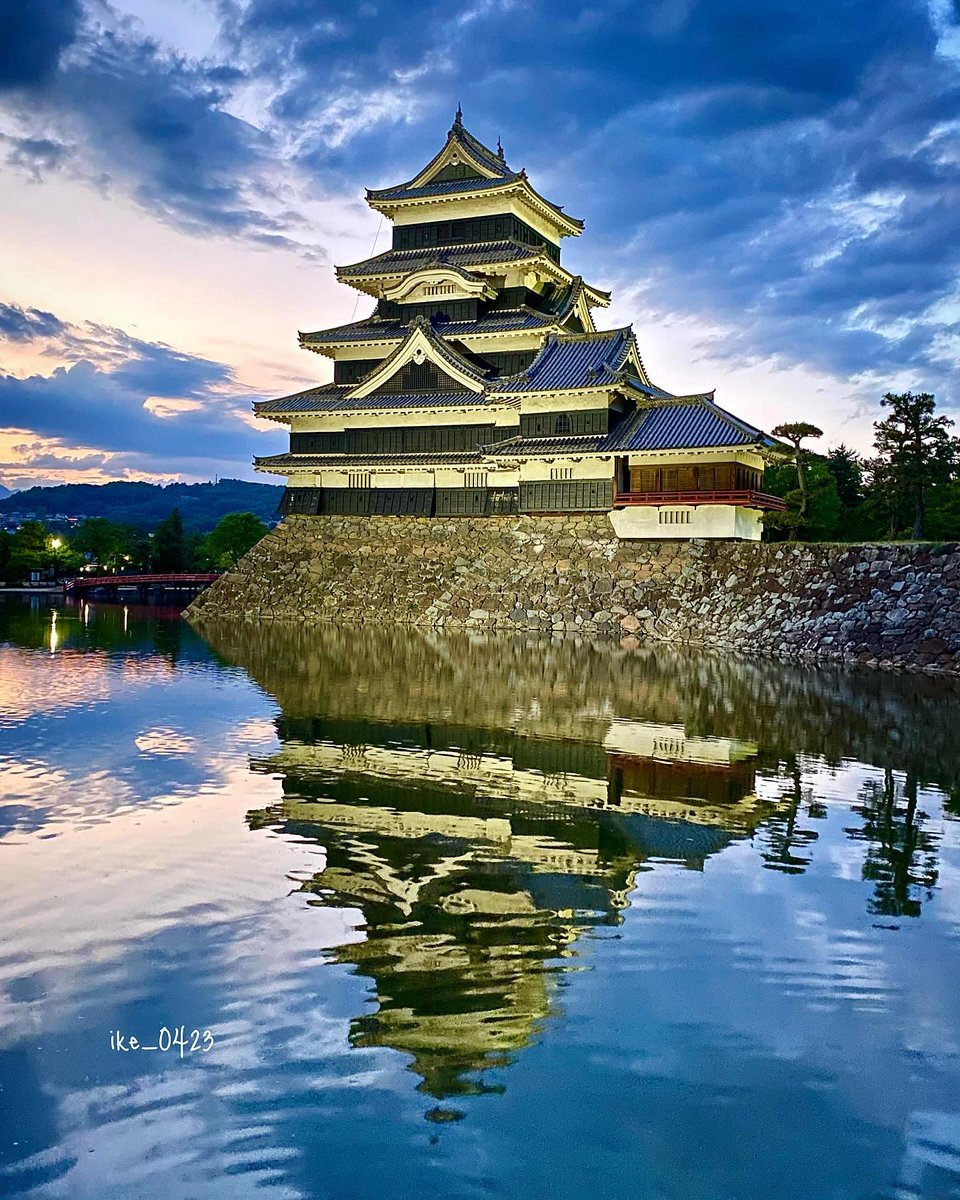 MatsumotoKastle's tweet photo. Matsumoto Castle at dusk
https://t.co/fPdFvEEiJA
#matsumotocastle #nagano #naganojapan #naganoprefecture #matsumoto #japan #JapanTravel #MyJapan #japangram #japanesecastle #castlesoftheworld #castles #castlesofinstagram #japan #日本 #松本城 #長野 #長野旅行 #長野観光 #国宝松本城 https://t.co/E5PWgWNsrO