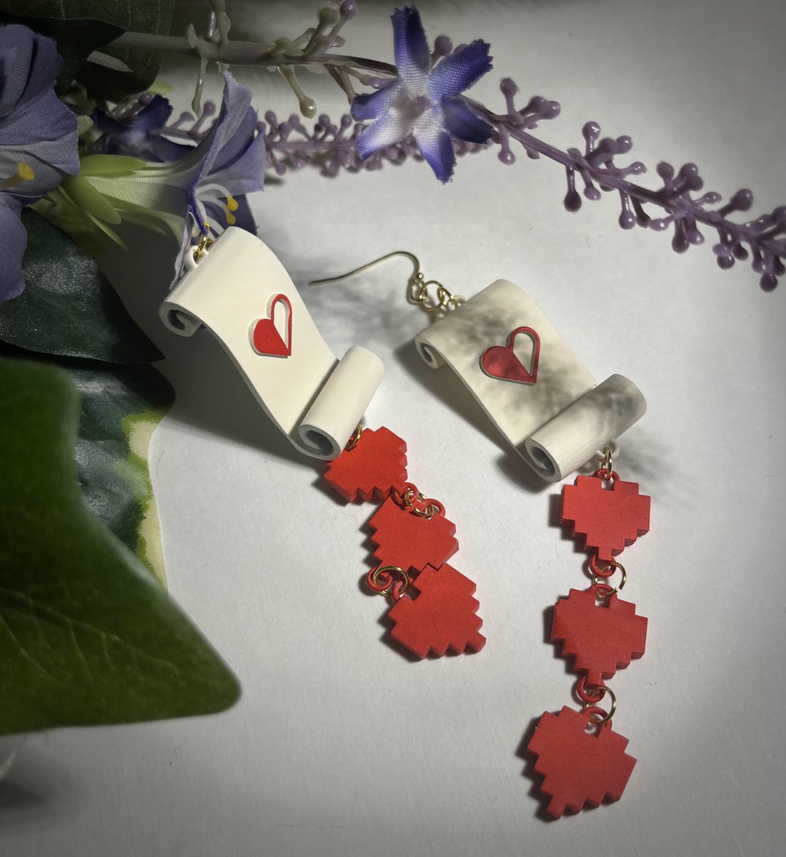 hydraticc's tweet image. 💚💛❤️I made life series earrings!❤️💛💚
I modeled, printed, painted, and assembled these guys from scratch, and I really like how they came out! 

I got asked if I would be selling them, so an interest check for that will be below :)