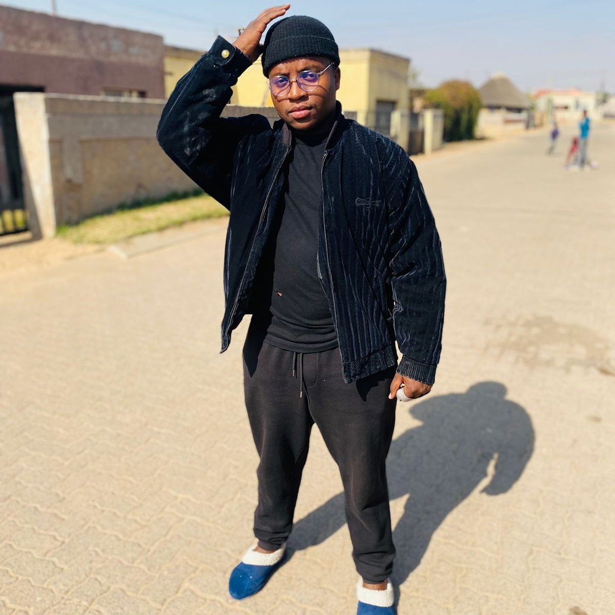 Lindalive tweet media