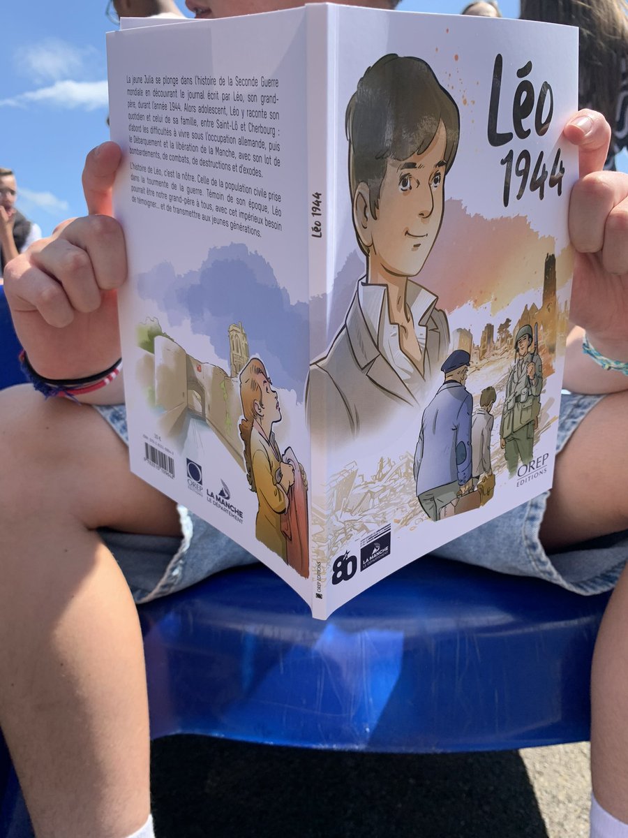 Vendredi 21 juin 2024, 2 de nos conseillers départementaux, Mme Godard et M. Braud, nous ont fait l'honneur de leur présence afin d'offrir à tous nos élèves, le livre  « Léo 1944 » à l'occasion du 80e anniversaire du débarquement. Nous les remercions de leur visite. 🤗<a href="/LaManche50/">Département de la Manche</a>