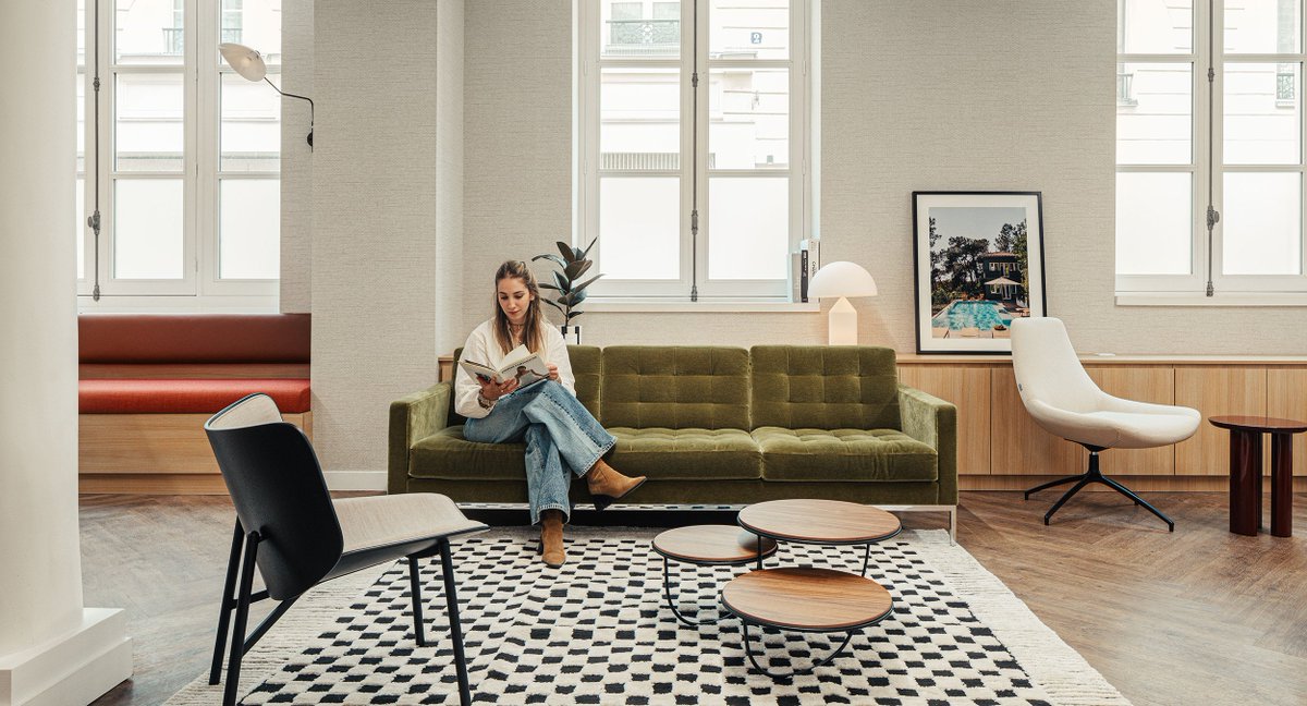 mmoserassociate's tweet photo. An elegant, residential-styled office connecting cross-functional teams – explore how we supported collaboration for @CondeNast in Paris: https://t.co/PkUuMvz621

 #WorkplaceDesign #BrandExperience #FutureWorkplace https://t.co/iERLYzL0EX