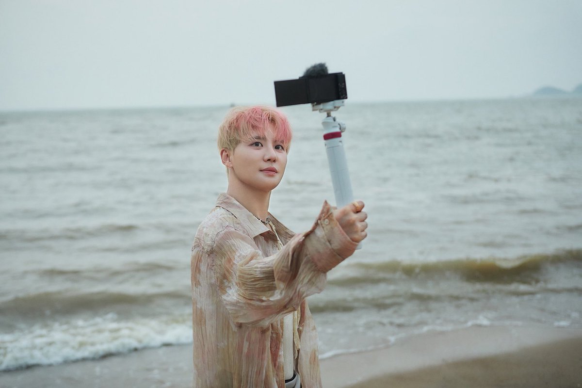 Junsu_PALMTREE's tweet photo. 느슨해진 이 계절에 김준수의 등장이라,,
전설 속 마카오준수 지금 바로 만나보시죠❣️
  
➤ https://t.co/Qy42cMlacM
  
#김준수 #KIMJUNSU #金俊秀 #XIA #XIA준수 #ジュンス
#스물한번째계절이널기다릴테니까 #OurSeason https://t.co/E081JRKGil