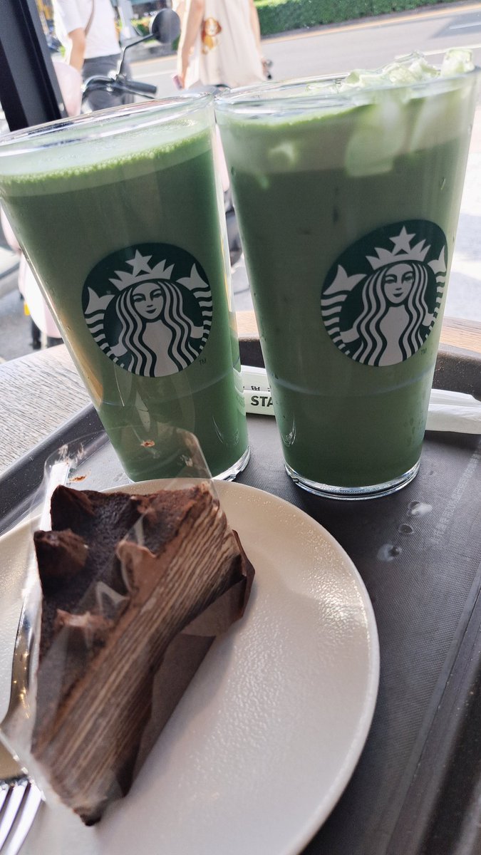 #我的老天鵝呀～高雄天氣真的是太熱了～
#這麼熱只能約個帥哥在星巴克喝咖啡降暑囉💕
#病毒又反撲來襲大家要注意身體喔～我都咳到肺都快被咳出來了
（#愛心留言+#轉推分享跟隨）
#大奶
#原味
#超熟女 https://t.co/g2V0gRB31u