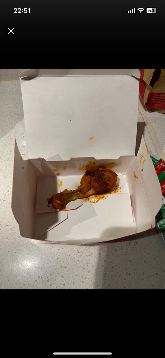 CraiggDSN's tweet photo. @KFC_India @zomato @SwiggyCares guys zomato says two pieces were sent, looking at the image , what do you think ? Restaurant also says two was sent, so do you think I ate one piece, cleaned the box and raised a complaint for 125 refund on a 1100 order? Bag was sealed. https://t.co/QWSMC6jEKP
