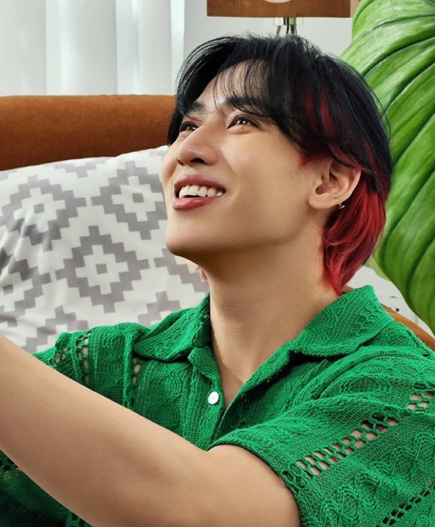 Nang_BB1's tweet photo. สายตากับรอยยิ้มนี้เป็นของคุณนะ Bammie 
ดีใจที่พวกเธอเลือกรักผช.คนเดียวกัน ดูแววตาและรอยยิ้มน้องสิ พวกเราอิจฉาตัวเองเยอะๆหน่อยนะที่เลือกรักคนไม่ผิด 🫶🏻💯
#RedmiNote13SeriesxBamBam
#Xiaomiseries
#BamBam #뱀뱀 @BamBam1A 
@XiaomiThailand https://t.co/bDhPaOXgDS