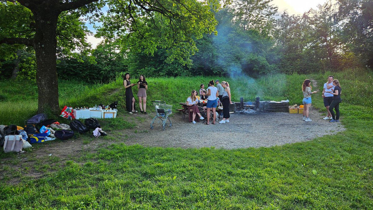 Rodent_MDA's tweet photo. We had an absolute blast at  our informal @NRP79 - "Advancing 3R" UZH Barbecue. Informal #knowledgetransfer through events  like this highlights the enjoyable side of research and strengthens our  sense of community. Thank you all for coming! 

#researchcommunity #3Rs https://t.co/Eje0BnBm9Q
