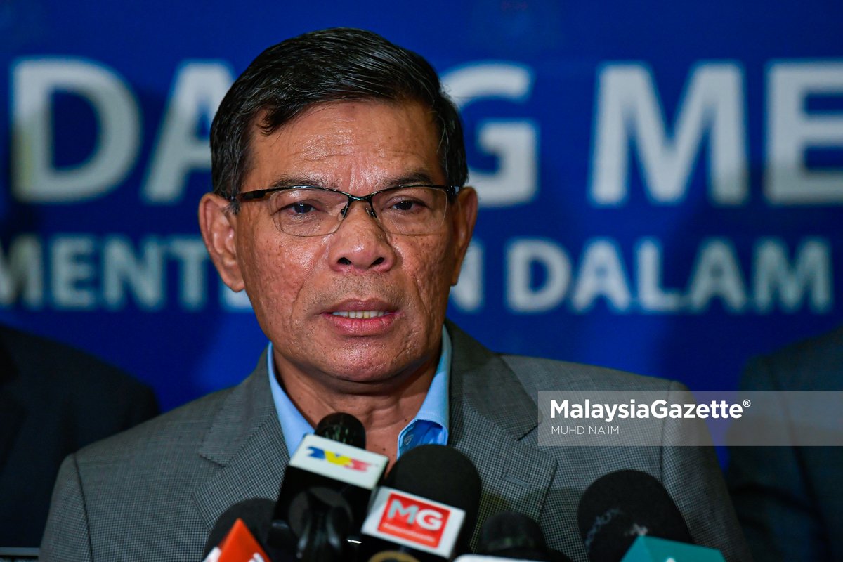 MalaysiaGazette's tweet image. Bekas pensyarah universiti tempatan antara lapan disyaki anggota militan kumpulan Daesh ditahan E8 Cawangan Khas PDRM pada 22 dan 23 Jun lalu.-Menteri Dalam Negeri Datuk Seri Saifuddin Nasution Ismail.

#KDN #MalaysiaGazette