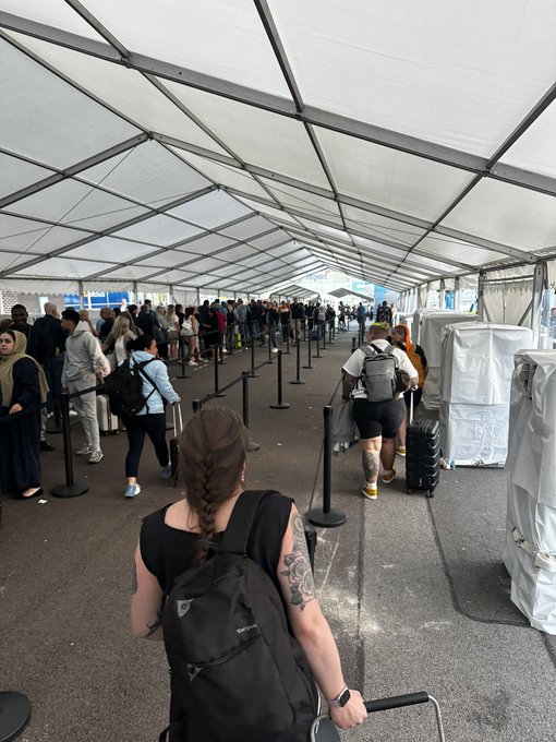 Shocking here @bhx_official, unclear signage, poor communication, long queues for security. Be prepared<a class="tags" target="_blank" title="On Twitter" href="/?out=eyJ0eXAiOiJKV1QiLCJhbGciOiJIUzUxMiJ9.eyJpYXQiOjE3MjYyODgzMDQsImlzcyI6InR3cG9ybnN0YXJzLmNvbSIsIm5iZiI6MTcyNjI4ODMwNCwiZXhwIjoxNzU3ODI0MzA0LCJyZWRpcmVjdF91cmwiOiJodHRwczovL3R3aXR0ZXIuY29tL2JoeF9vZmZpY2lhbCJ9.Av5_T6DearmMNt1VevB7khZGNeNgWLoqOnqeCcQtqjuhF5SVCrML2pTQJideJ4R7HtBjlIzMgyOQzrEoVSbdxQ">@bhx_official</a><a href="/tag/sortitout"class="tags"><span>#sortitout</span></a>