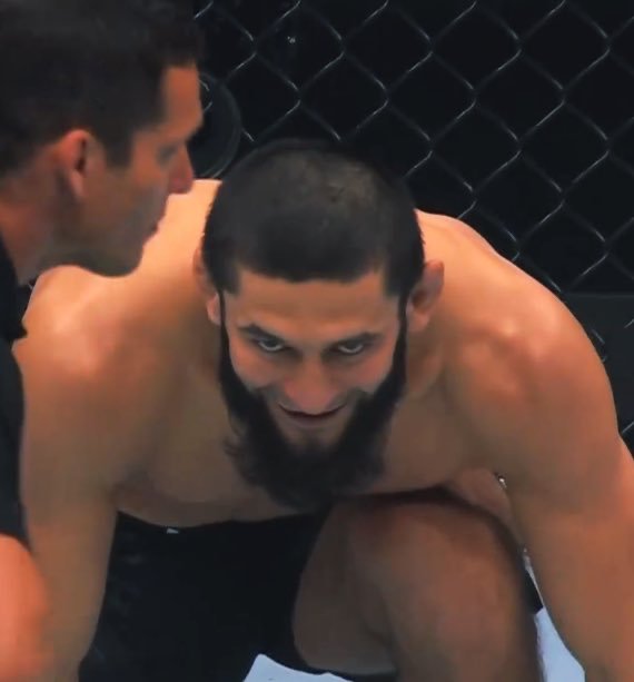 Dana White, got dixebitim kû pêşbirka Khamzat Chimaev a dîn 
li Abu Dabî yê pêk bînim.