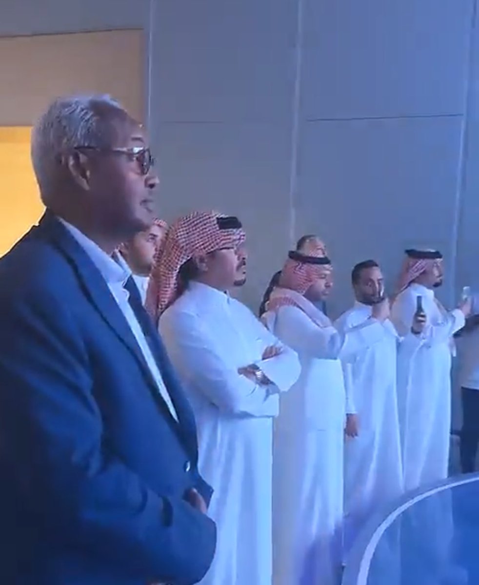 #جيبوتي #Djibouti : توقيع إنشاء أول مصفاة للنفط ومصنع لتكرير البترول في جيبوتي بإستثمارات سعودية . 

حيث وقع رئيس مجلس إدارة شركة القرن العظيم للاستثمار القابضة (GHIH) بالأمس اتفاقية تأجير أرض مع شركة أجيال للبترول والطاقة السعودية ممثلة برئيسها السيد مصلح العمور الدوسري ،