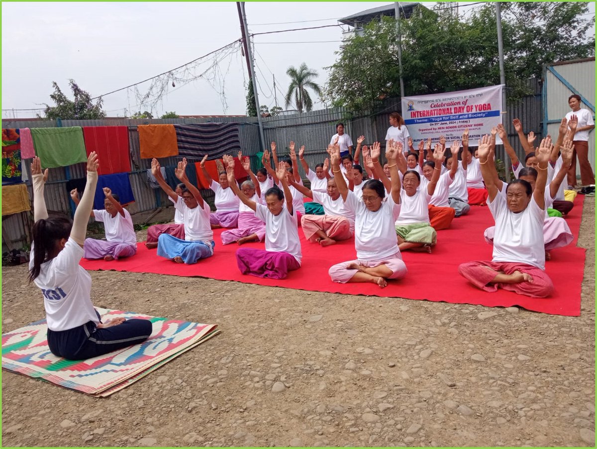 Senior citizens &amp; pensioners of #Manipur celebrating International Day of Yoga on 21st June 2024.

#MoRD #IDY2024 #IDY #InternationalDayofYoga2024 #Yoga #YogaForSelf #YogaForSociety #YogaForSelfAndSociety
