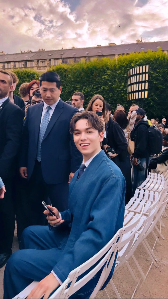 i think we can all agree that vernon’s smile…