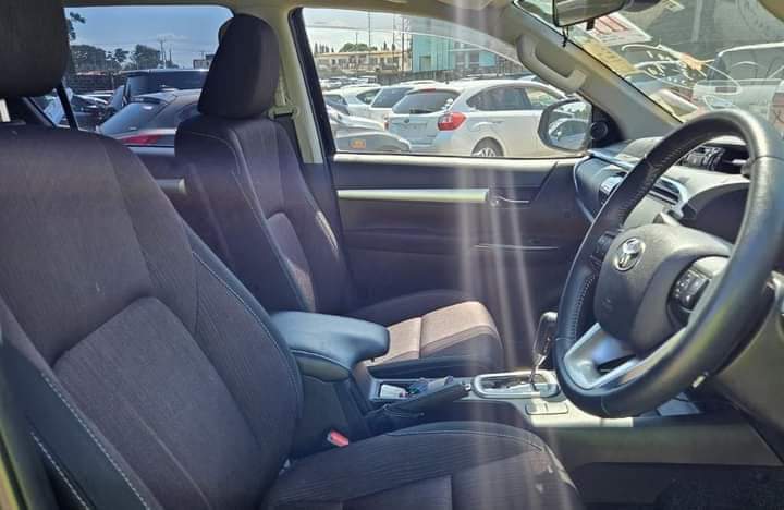 boniface_begi's tweet photo. Toyota Hillux Double cab auto Diesel
Model ▶️ 2018
Capacity ⏩ 2400cc
New Registration
Price ksh. 5.8m deposit Ksh. 2.5m balance 30 months installments
Call /WhatsApp ☎️ 0722511803
#konastoneauto #mombasa #toyota #hillux #carsforyou #trendingpostng #fyp #foryou #cars https://t.co/OTRQWmCNZZ