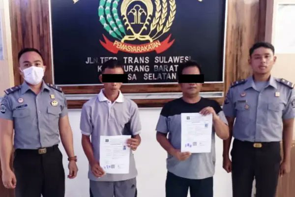 Lapas Amurang Beri Hak PB dan CB ke Dua Warga Binaan Pemasyarakatan -  beritamanado.com/lapas-amurang-…