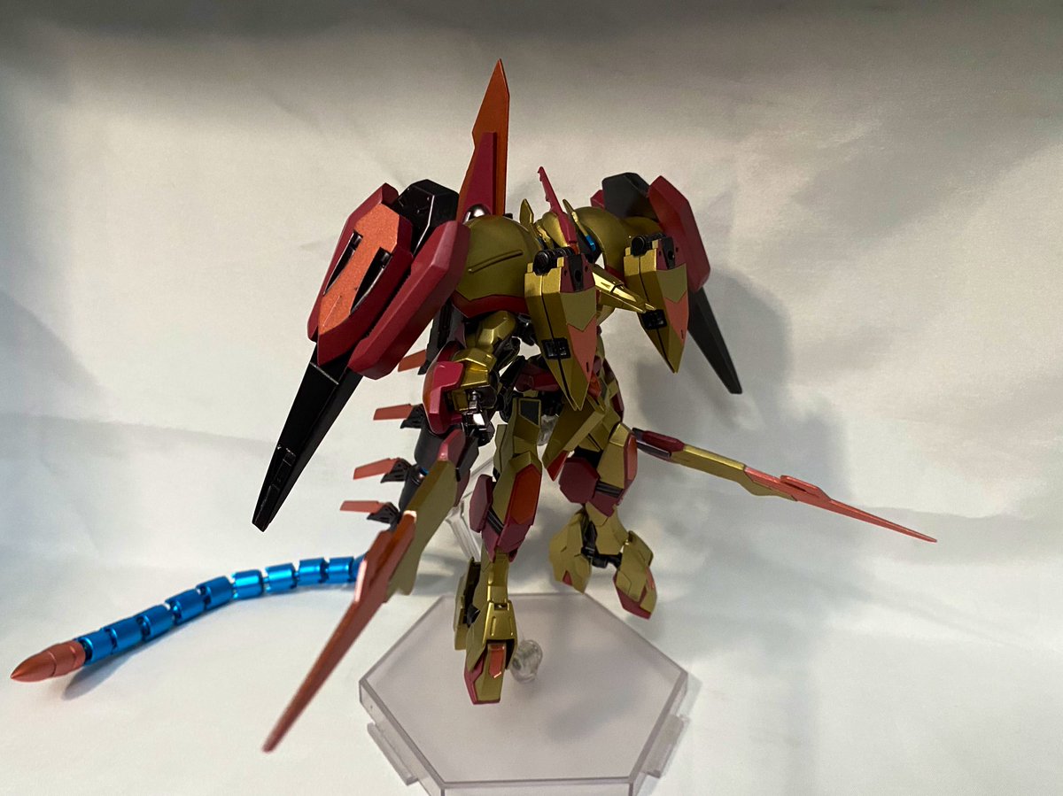 StratosZhero's tweet photo. Completed mark raison beyond ver! 
or my take on it
This being my second custom kit was difficult especially with the side binders and tail! Really like the raison design and hopefully it gets a moderoid treatment! https://t.co/YzjOZCrvLY