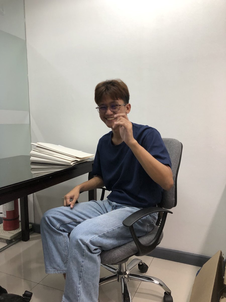 titobujek's tweet image. ready na mag stapler 
#FirstDayOfWork