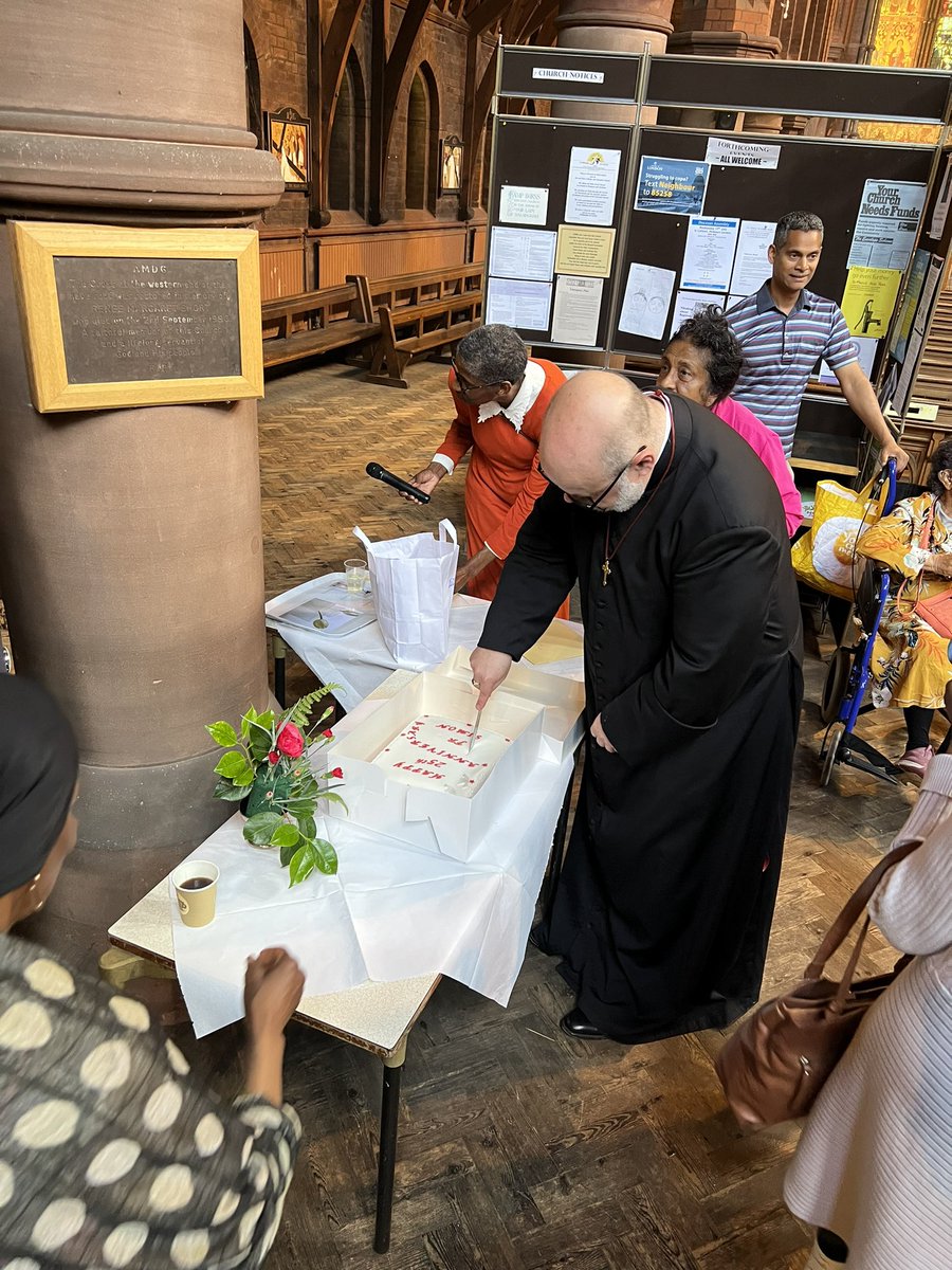 bishopoffulham's tweet photo. Congratulations to Fr Simon Clark, who celebrates 25 years as a priest. Laus Deo https://t.co/Td9gZBqCxx