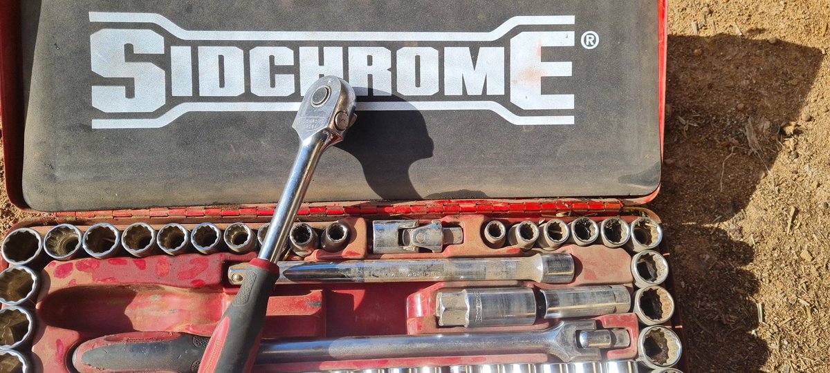 Gift idea: 
If you have that awkward person to buy a gift for, you want them to think you've bought them something nice, made an effort, but they've given you the shits lately,  buy them a socket set with this ratchet. Two sets of these, both three equal worst ratchets I've owned